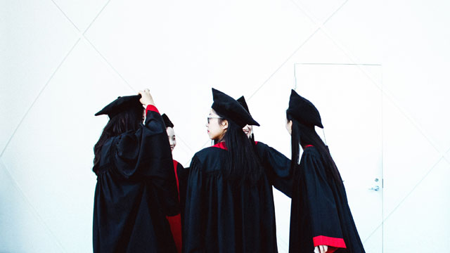 攻讀中國人民大學在職研究生需要提前面試?